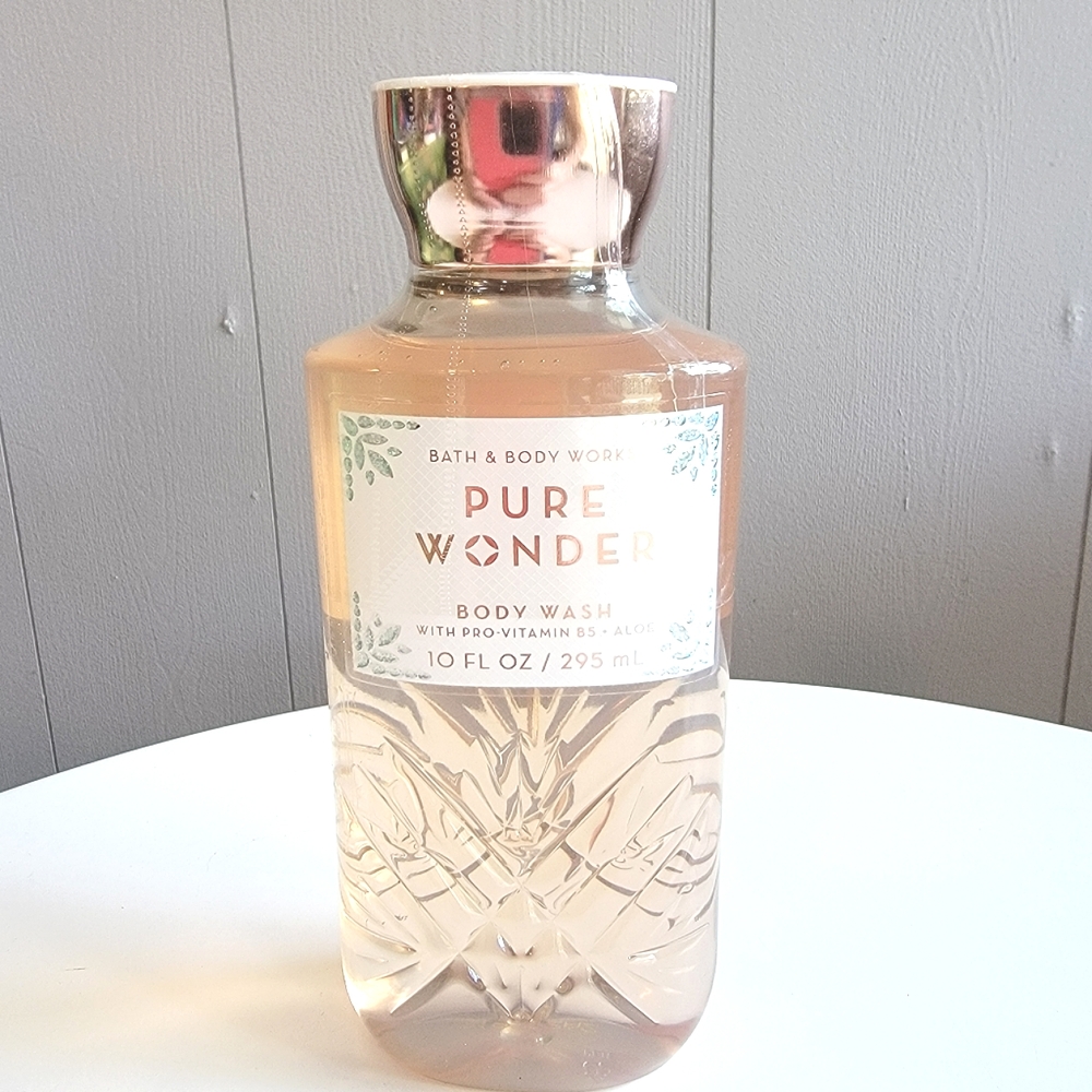 🌴 NWT B & B Works Pure Wonder Body Wash